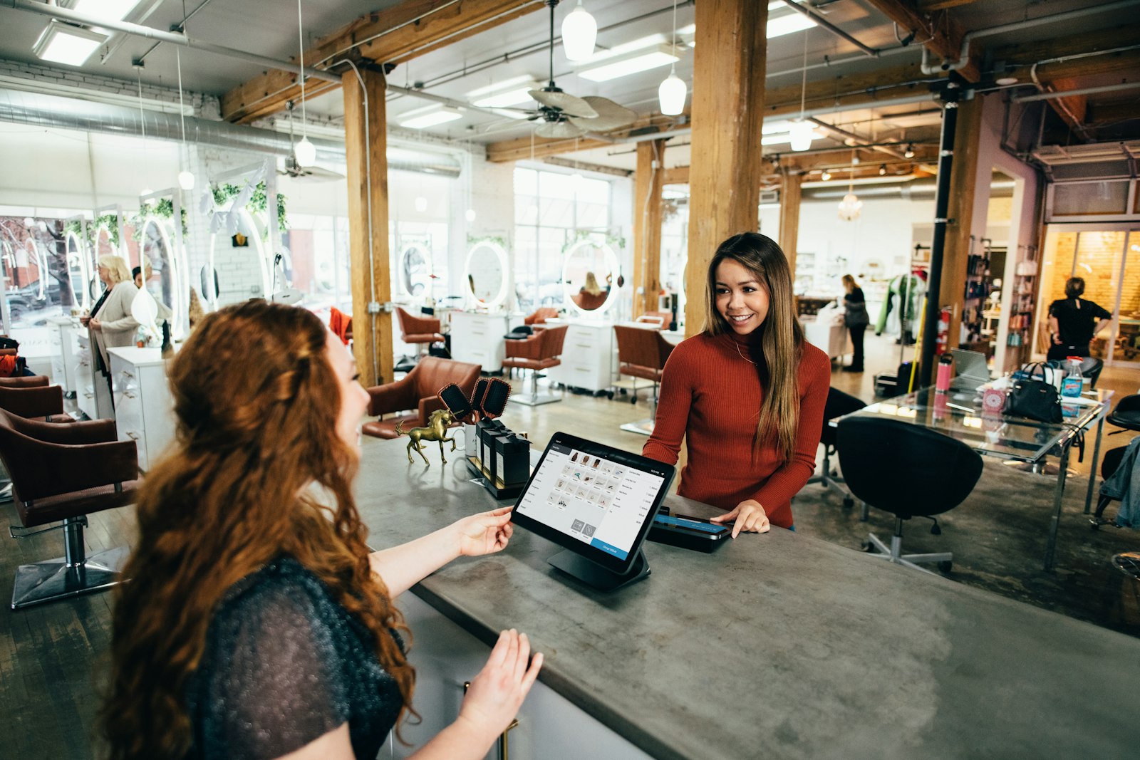 Omnichannel Retail Inventory Ledger Architecture