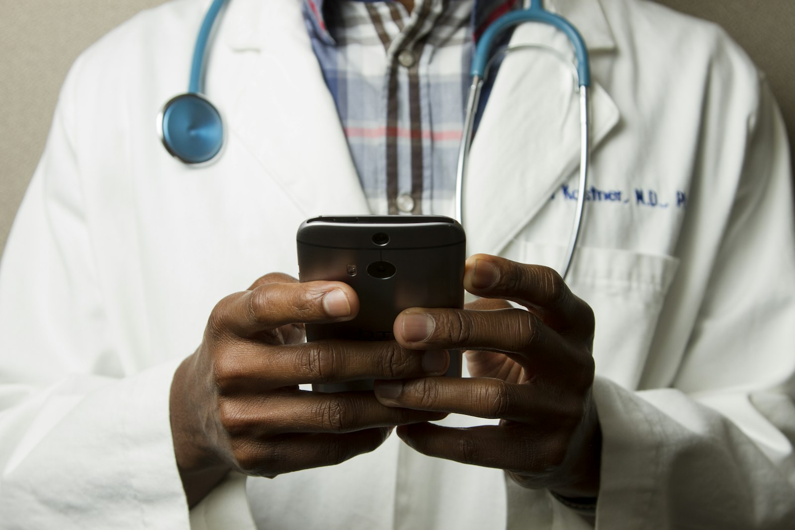 HIPAA-Aligned Multi-Region Cloud Migration Framework